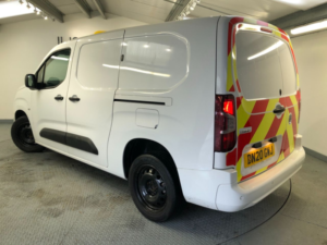 2020 Vauxhall Combo 1.5 L2h1 2300 Sportive S/s 101 Bhp in White — image 5