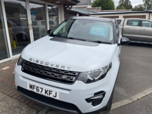 2017 Land Rover Discovery Sport 2.0 Td4 Se Tech in White — image 2