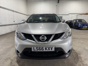 2016 Nissan Qashqai 1.5 Dci Tekna in Silver — image 3
