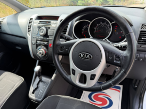 2012 Kia Venga 1.6 2 MPV 5dr Petrol Auto Euro 5 (123 Bhp) in White — image 5