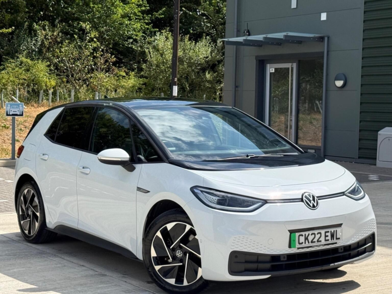 2022 Volkswagen Id.3 Pro Performance 58kwh Family Auto 5dr in White — image 1