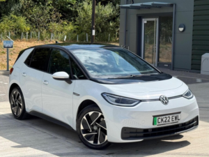 2022 Volkswagen Id.3 Pro Performance 58kwh Family Auto 5dr in White — image 5