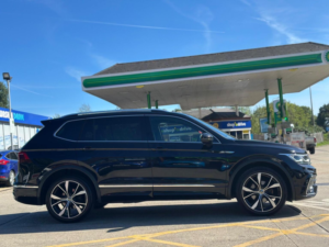2025 Volkswagen Tiguan Allspace 1.5 Tsi R-Line DSG Euro 6 (s/s) 5dr in Black — image 3