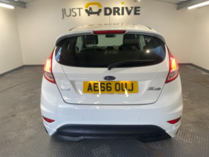 2016 Ford Fiesta 1.0t Ecoboost St-Line Hatchback 3dr Petrol Manual Euro 6 (s/s) (140 Ps) in White — image 4