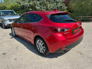 2015 Mazda Mazda3 2.0 Skyactiv-G Se-L Nav in Red — image 3