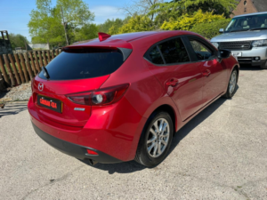 2015 Mazda Mazda3 2.0 Skyactiv-G Se-L Nav in Red — image 4