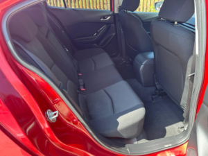 2015 Mazda Mazda3 2.0 Skyactiv-G Se-L Nav in Red — image 6
