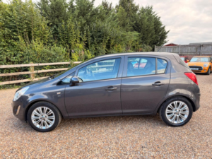 2013 Vauxhall Corsa 1.4 16v Se Euro 5 5dr in Grey — image 6