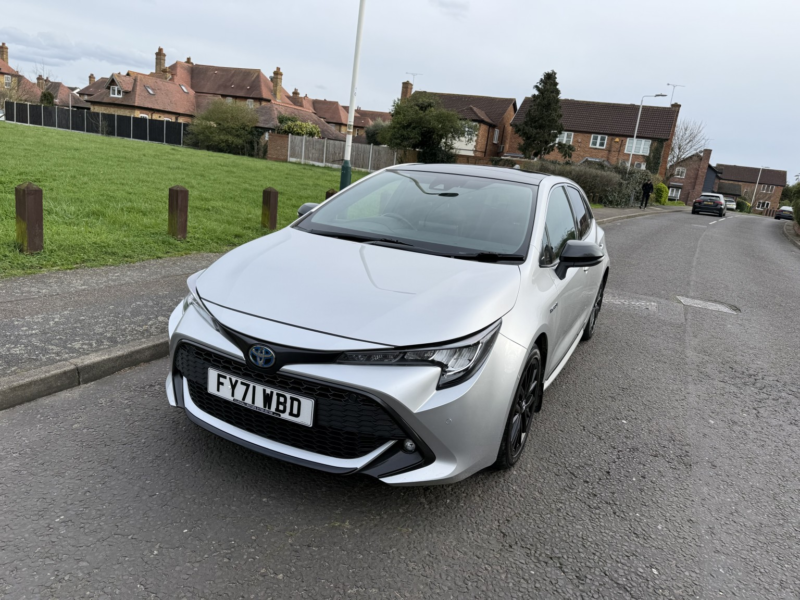 2021 Toyota Corolla 1.8 Vvt-H Design in Silver — image 1