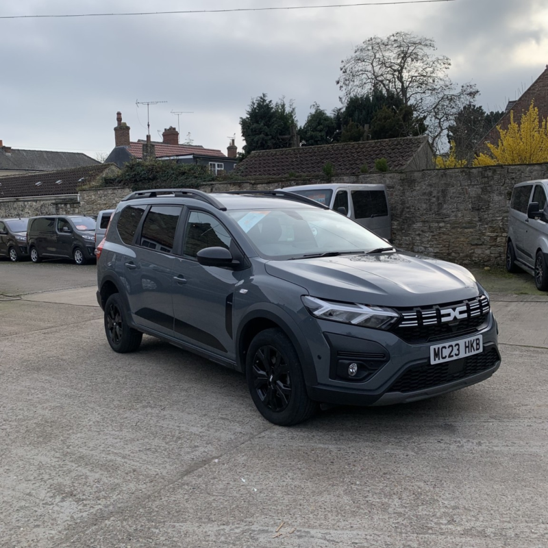 2023 Dacia Jogger 1.0 Tce Extreme Se in Grey — image 1