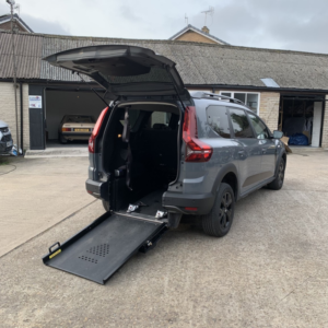2023 Dacia Jogger 1.0 Tce Extreme Se in Grey — image 5