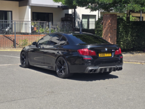 2015 BMW M5 4.4 V8 Saloon 4dr Petrol Dct Euro 6 (s/s) (560 Ps) in Black — image 4
