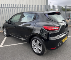 2015 Renault Clio 1.5 Dci Dynamique Media Nav in Black — image 4