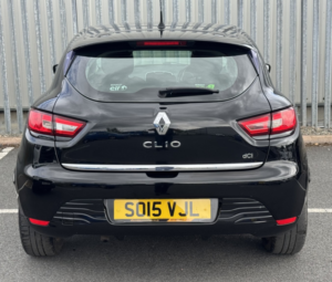 2015 Renault Clio 1.5 Dci Dynamique Media Nav in Black — image 6