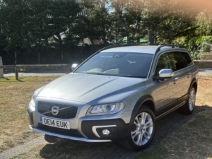 2014 Volvo Xc70 2.4 D5 Se Lux in Silver — image 2