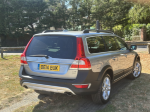 2014 Volvo Xc70 2.4 D5 Se Lux in Silver — image 4