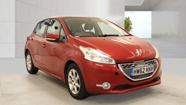 2012 Peugeot 208 1.4 E-Hdi Active Automatic in Red — image 1