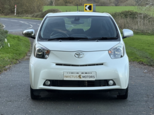 2010 Toyota Iq 1.3 Dual Vvt-I 3 in White — image 3