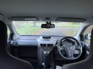 2010 Toyota Iq 1.3 Dual Vvt-I 3 in White — image 5