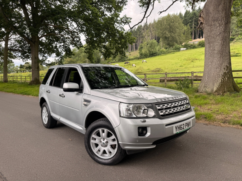 2012 Land Rover Freelander 2 2.2 Sd4 Xs SUV 5dr Diesel Commandshift 4WD Euro 5 (190 Ps) in Silver — image 1