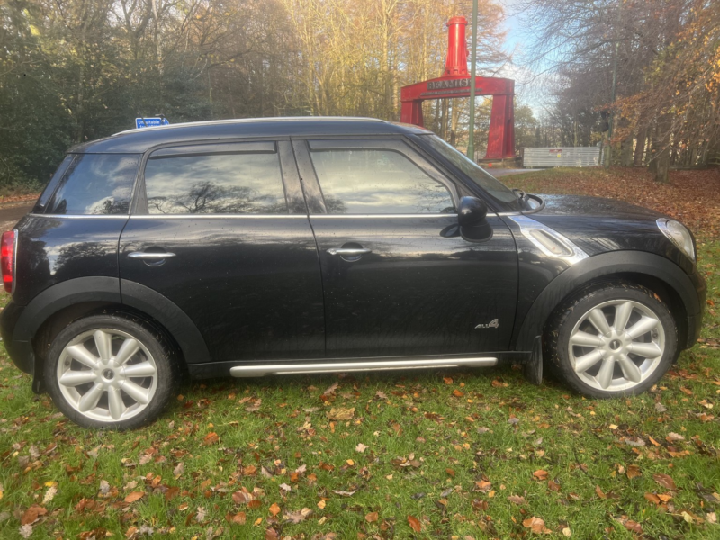 2016 MINI Countryman 1.6 Cooper D All4 Countryman in Black — image 1