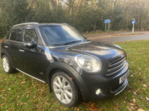 2016 MINI Countryman 1.6 Cooper D All4 Countryman in Black — image 2