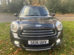 2016 MINI Countryman 1.6 Cooper D All4 Countryman in Black — image 3