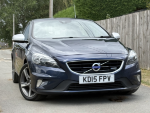 2015 Volvo V40 1.6 R-Design Lux D2 (115hp) in Blue — image 2