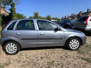 2003 Vauxhall Corsa 1.0 I 12v Active in Silver — image 2