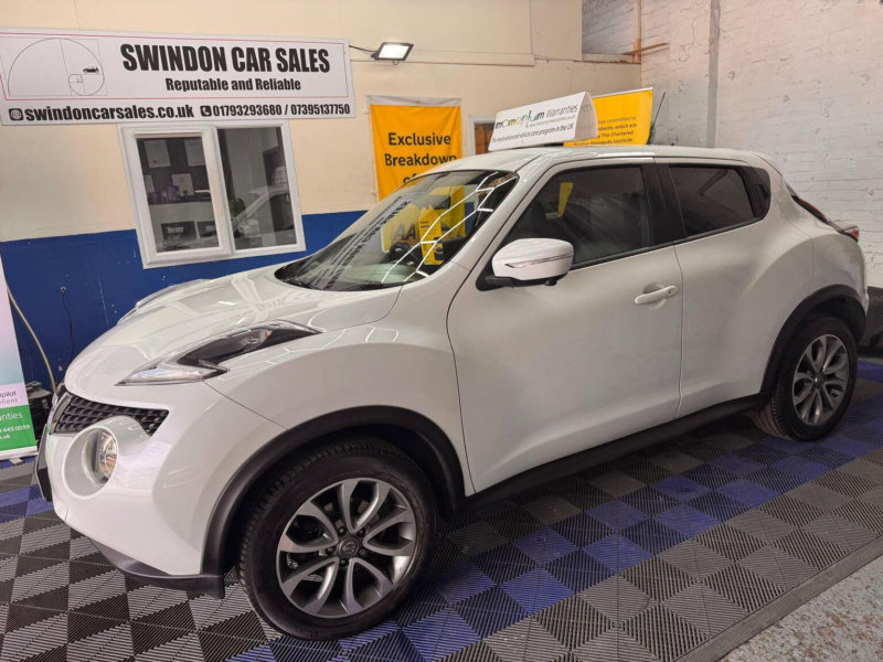 2014 Nissan Juke 1.6 Tekna Xtron Euro 5 5dr in White — image 1