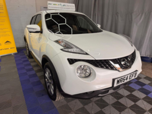 2014 Nissan Juke 1.6 Tekna Xtron Euro 5 5dr in White — image 2