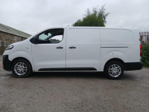 2020 Vauxhall Vivaro 2.0 Turbo D 3100 Dynamic L2 H1 Euro 6 (s/s) 6dr in White — image 4