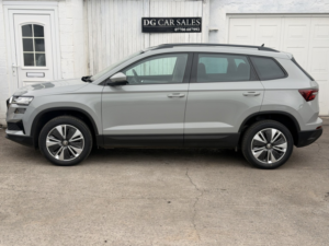 2022 Skoda Karoq 2.0 Tdi Se Drive in Grey — image 2