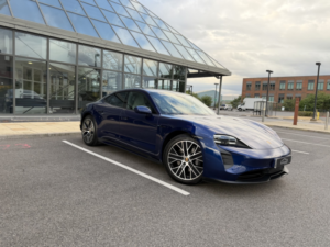 2022 Porsche Taycan Performance Plus 93.4kwh in Blue — image 2
