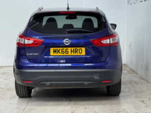 2016 Nissan Qashqai 1.2 Dig-T Tekna 2WD Euro 6 (s/s) 5dr in Blue — image 4