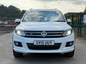 2015 Volkswagen Tiguan 2.0 Tdi Bluemotion Tech R-Line SUV 5dr Diesel DSG 4WD Euro 5 (s/s) (nav) (177 Ps) in White — image 2