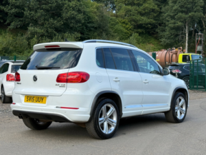 2015 Volkswagen Tiguan 2.0 Tdi Bluemotion Tech R-Line SUV 5dr Diesel DSG 4WD Euro 5 (s/s) (nav) (177 Ps) in White — image 5