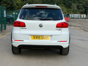 2015 Volkswagen Tiguan 2.0 Tdi Bluemotion Tech R-Line SUV 5dr Diesel DSG 4WD Euro 5 (s/s) (nav) (177 Ps) in White — image 6