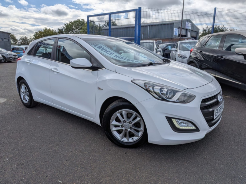 2015 Hyundai I30 1.6 Crdi Blue Drive Se in White — image 1
