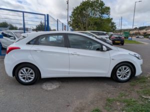 2015 Hyundai I30 1.6 Crdi Blue Drive Se in White — image 5