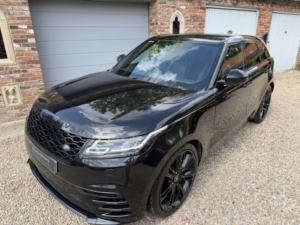 2018 Land Rover Range Rover Velar 3.0 Sd6 V6 R-Dynamic Hse in Black — image 2