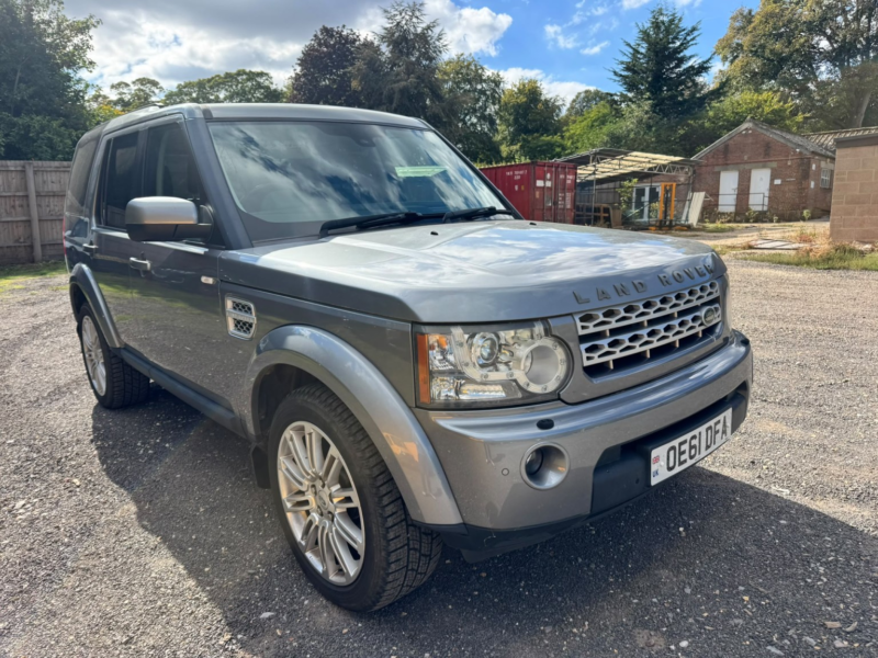 2012 Land Rover Discovery 4 3.0 Sd V6 Hse in Grey — image 1