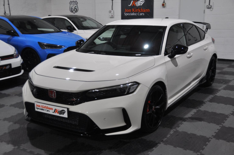 2024 Honda Civic 2.0 Vtec Turbo Type R Euro 6 (s/s) 5dr in White — image 1