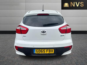 2015 Kia Rio 1.4 Crdi Ecodynamics 3 in White — image 6