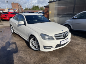 2012 Mercedes-Benz C Class 2.1 C250 Cdi Blueefficiency Amg Sport in White — image 3