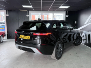 2021 Land Rover Range Rover Velar 2.0 D240 R-Dynamic Hse Auto 4WD Euro 6 (s/s) 5dr in Black — image 3