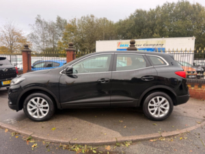 2019 Renault Kadjar 1.3 Tce Play Euro 6 (s/s) 5dr in Black — image 4
