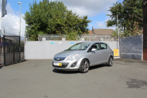 2012 Vauxhall Corsa 1.4 16v Se in Silver — image 3