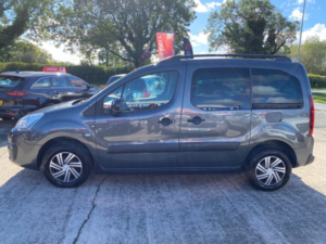 2016 Citroen Berlingo 1.6 Bluehdi Xtr in Grey — image 3