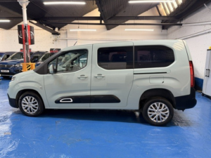 2021 Citroen Berlingo 1.5 Bluehdi Feel in Green — image 5